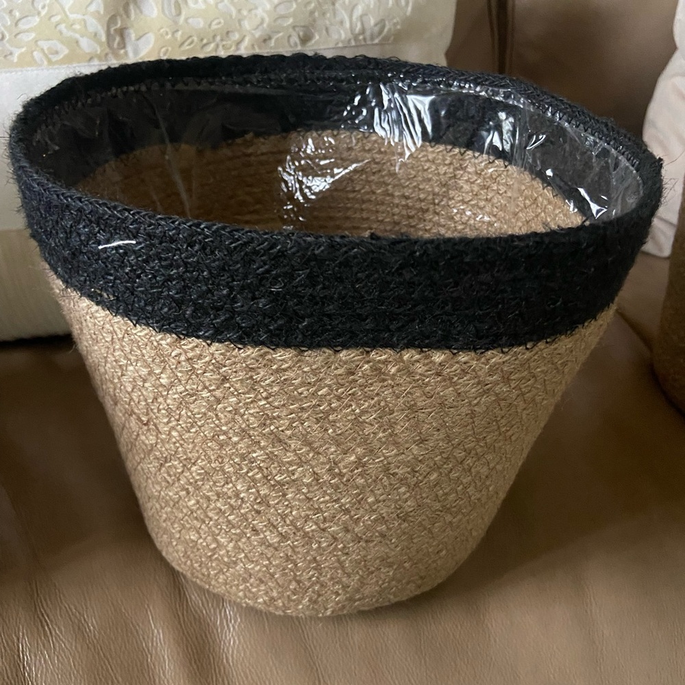 Organic Jute Flower Pot or storage container New, tan black.